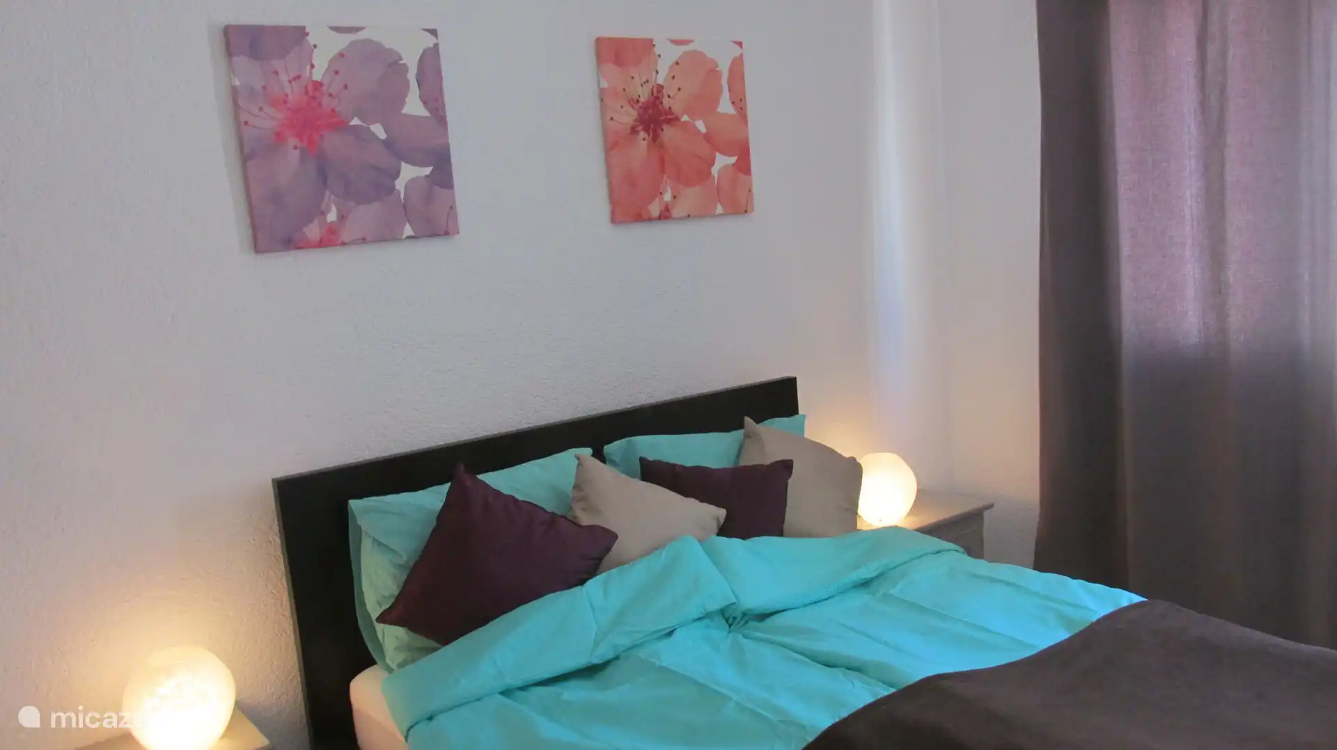 Das zweite Schlafzimmer, auch hier ein Doppelbett. (Obere Etage)