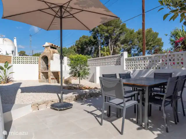 Casa Morisca huren in Spanje, Costa Blanca, Teulada - vakantiehuis Terras tuin waar je heerlijk kunt genieten van de avond zon en een lekker BBQ