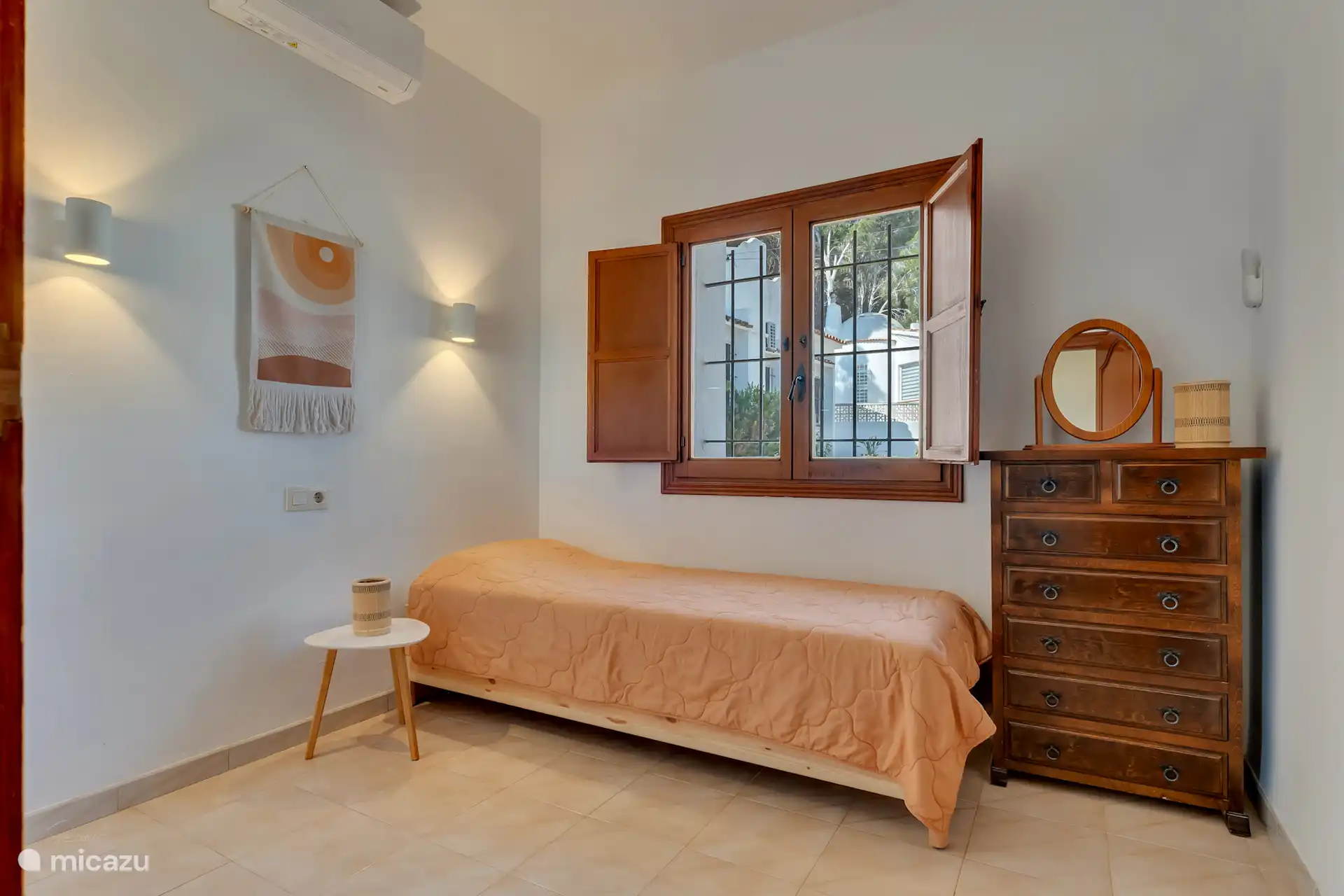 Dormitorio con 2 camas individuales