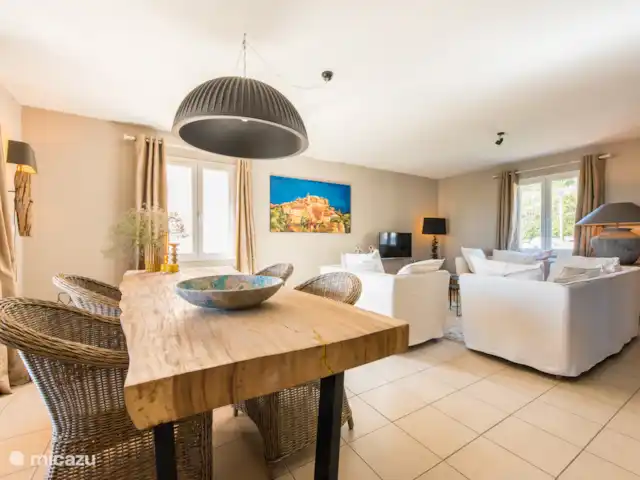 Villa 309 Les Demeures du Luc | France, Vaucluse, Saumane-de-Vaucluse - villa salon et table à manger