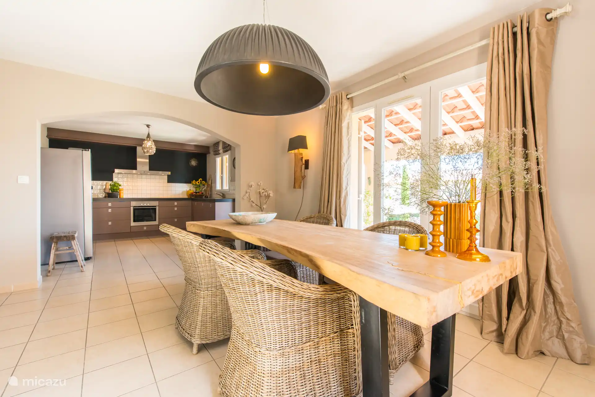 Wohnzimmer und Küche