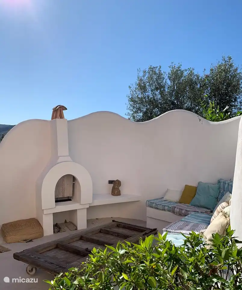 Ein Sat&#233; oder eine Pizza &#252;ber dem Holzfeuer?