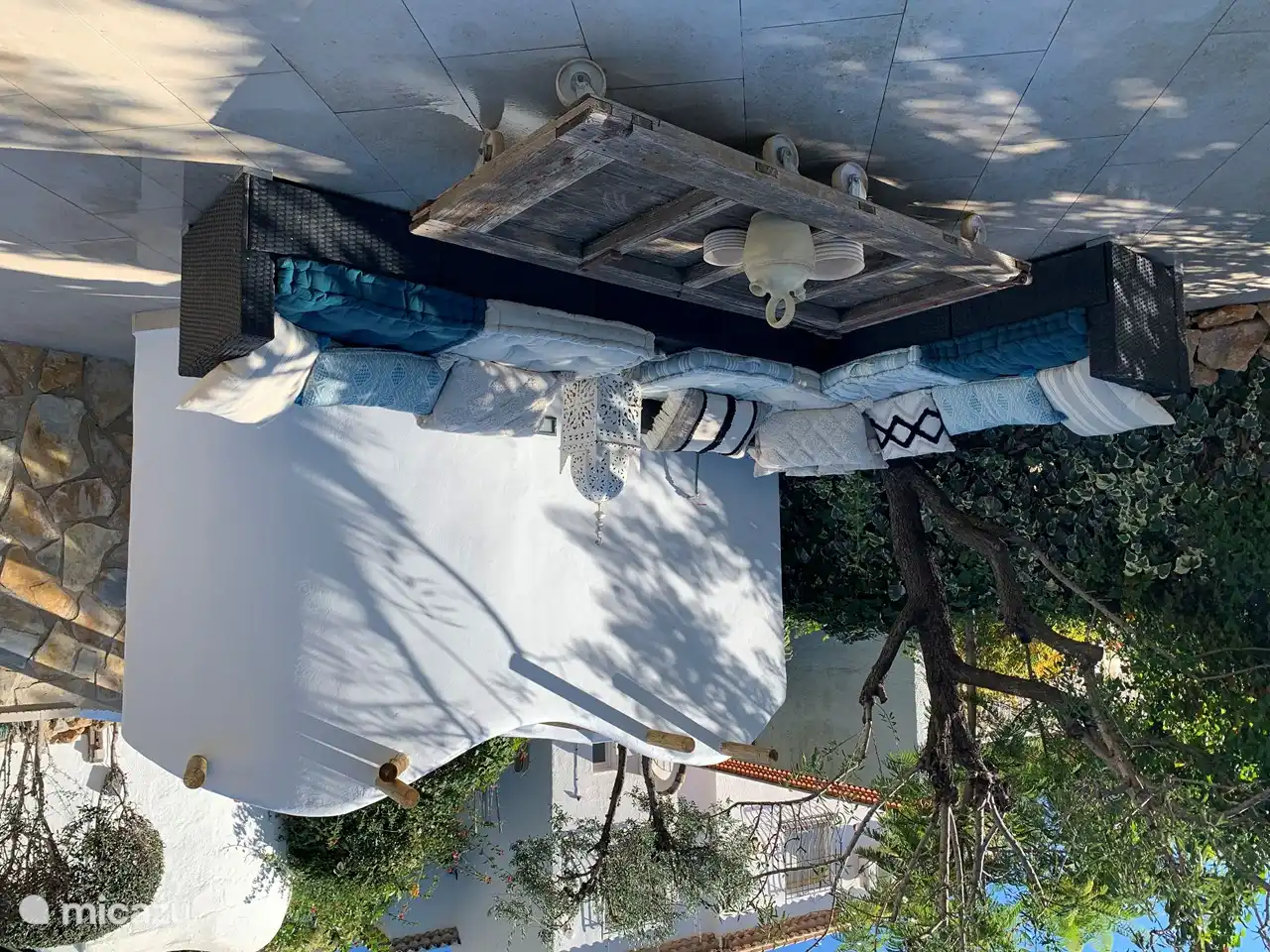 Eine sch&#246;ne Ecke, um Ihren ersten Kaffee des Tages zu genie&#223;en