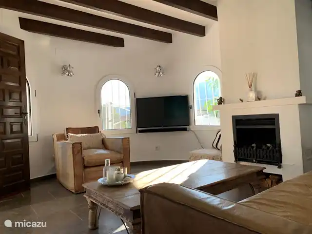 Villa12 huren in Spanje, Costa Blanca, Alcalali - villa De cozy living is voorzien van een gezellig haardvuur en AC.