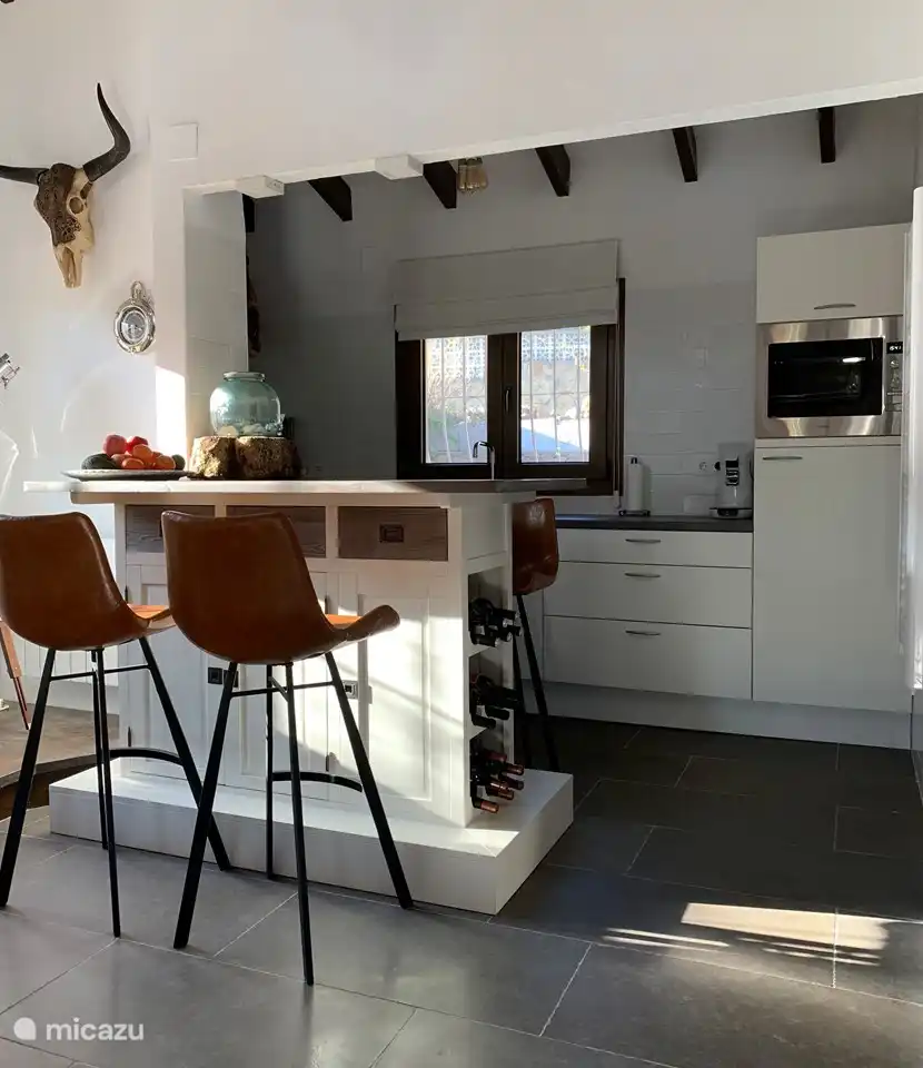 Chillen an der K&#252;chenbar