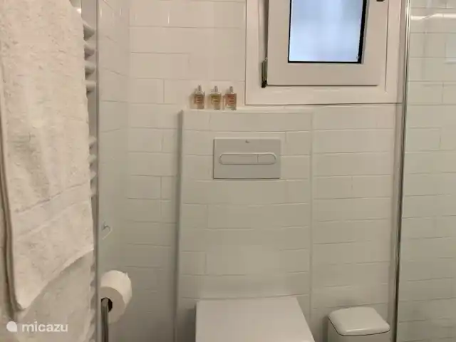 Villa12 huren in Spanje, Costa Blanca, Alcalali - villa Regendouche, dubbele wastafels en wc van de master bedroom