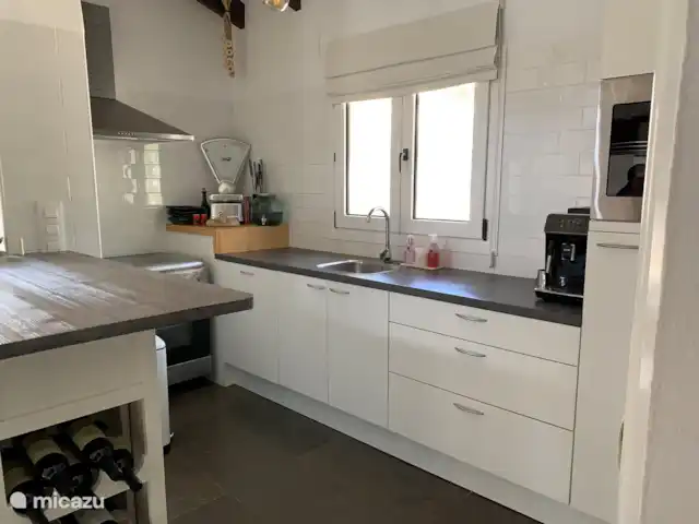 Villa12 huren in Spanje, Costa Blanca, Alcalali - villa Vers gemalen koffie in de volledig ingerichte keuken.