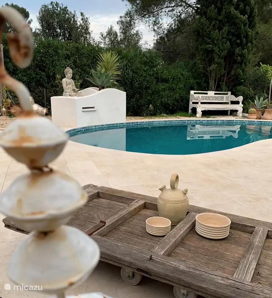 Genie&#223;en Sie das herrliche Klima in und um Ihren privaten Pool