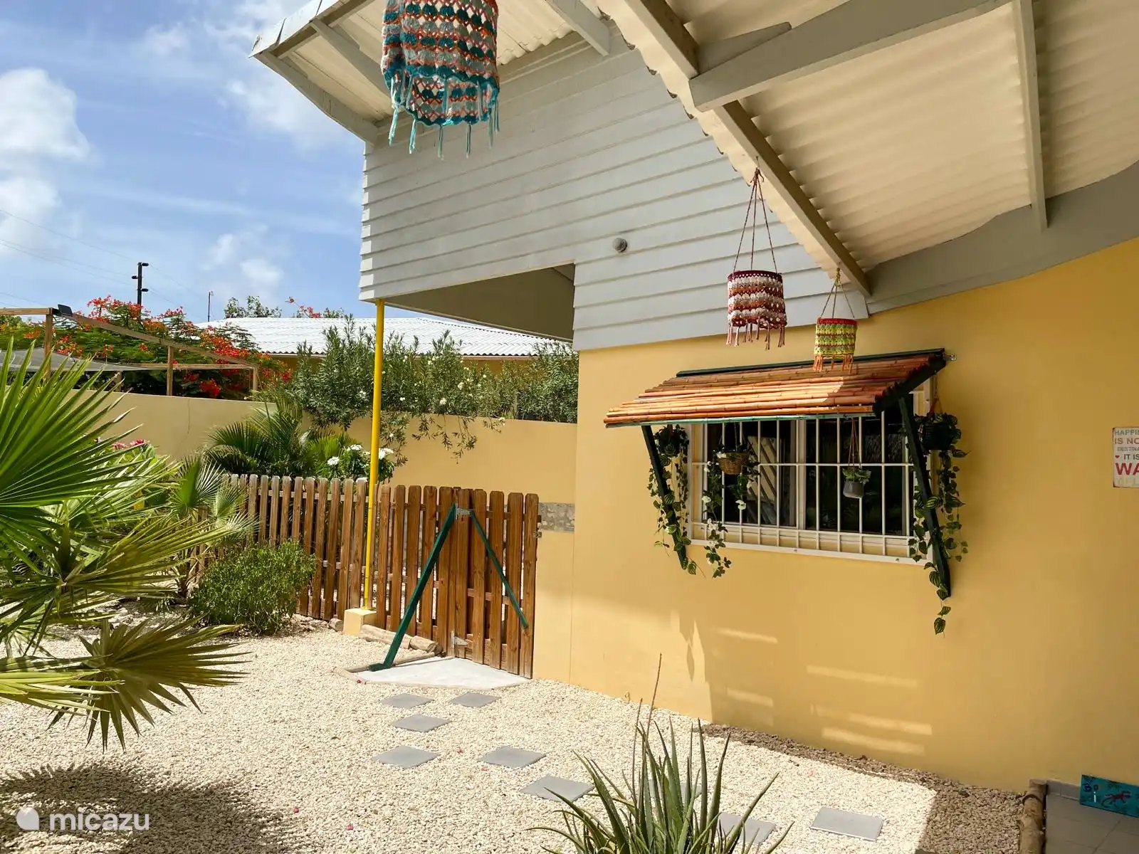 Here you enter the backyard