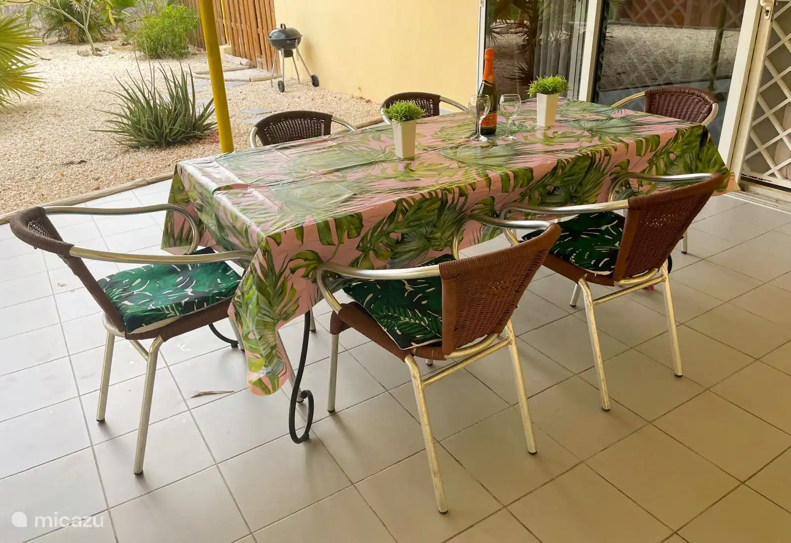 Cozy dining table in the garden