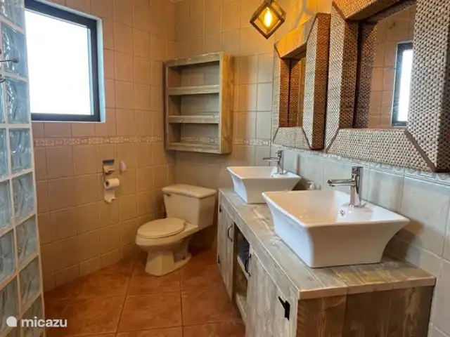 Location de Vacances Aruba, Nord, Alto Vista, penthouse - Casa Aruba Penthouse appartement Meubles de salle de bains
