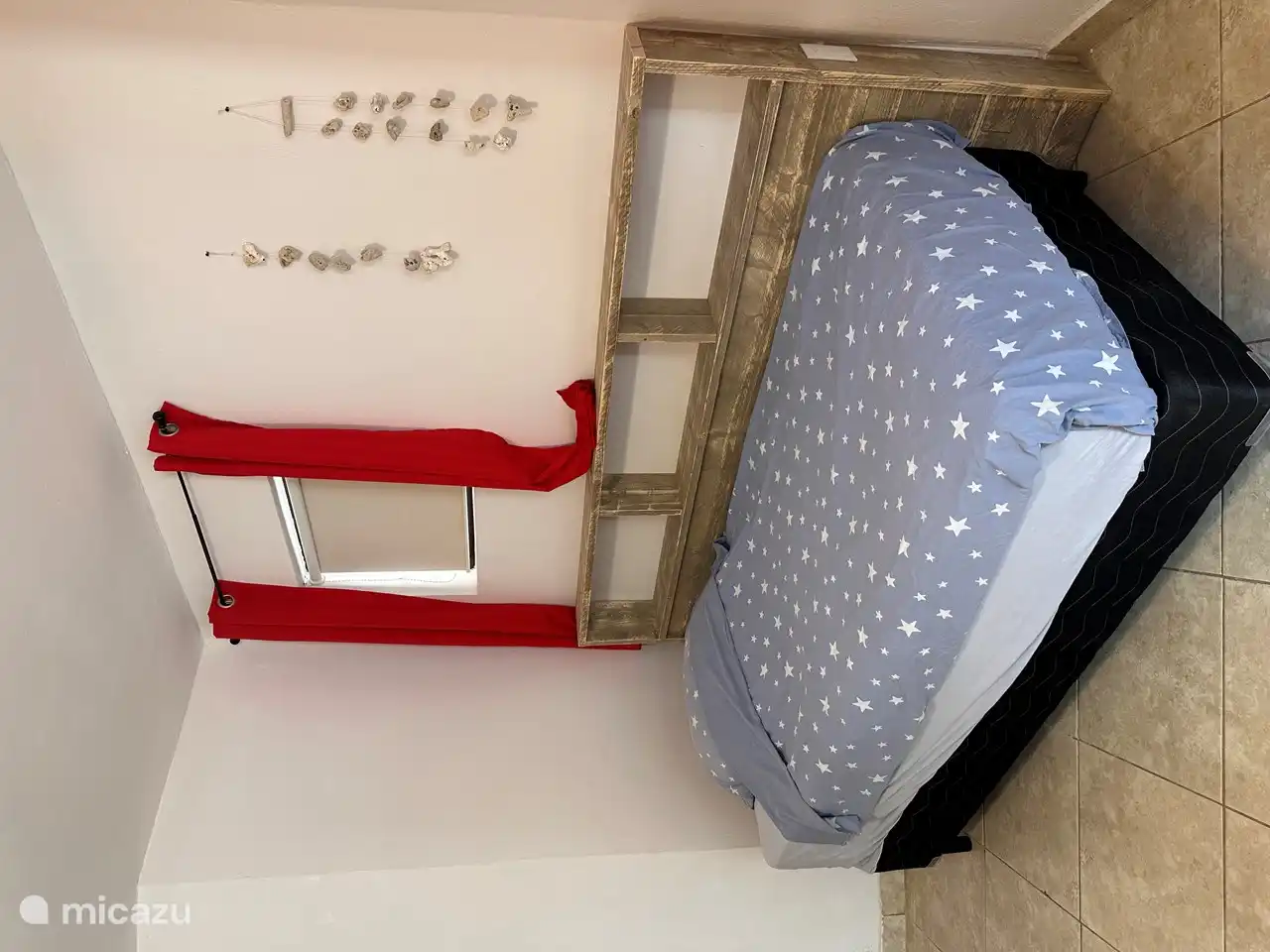 Dieses Studio verfügt standardmäßig über 1 Bett, bei Bedarf kann jedoch ein Zustellbett aufgestellt werden. Nur nach Verfügbarkeit und Vorreservierung