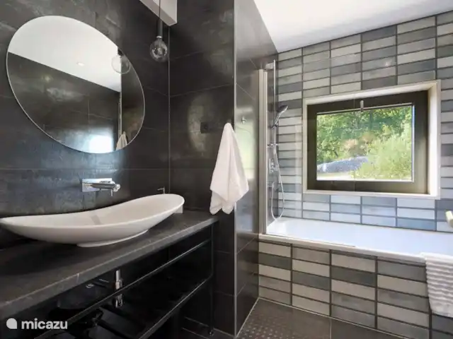 Villa Arina | Croatie, Dalmatie, Omis - villa Salle de bain 3 en suite à la chambre 3 à l’étage.
