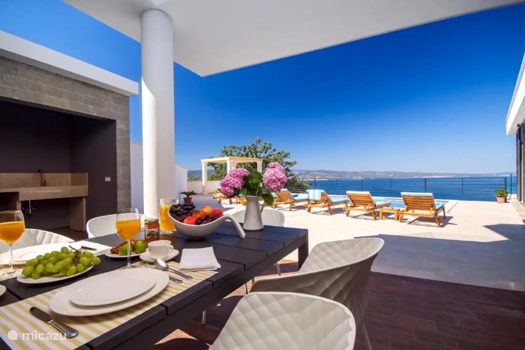 Una hermosa vista desde la terraza. 