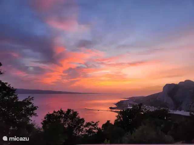 Villa Arina | Croatie, Dalmatie, Omis - villa Belle vue sur le soleil couchant depuis la maison.