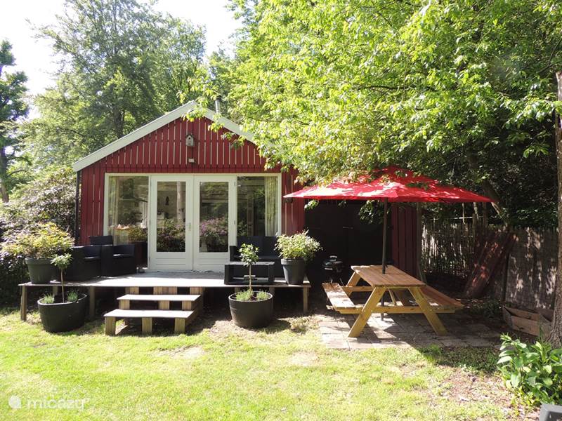Vakantiehuis Nederland, Utrecht, De Bilt Blokhut / Lodge Idyllische lodge 'Het rode huisje'