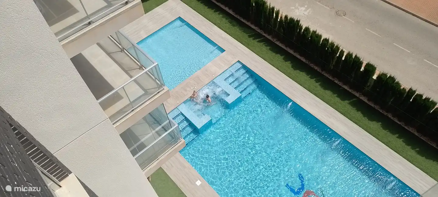 Vue piscine de notre terrasse