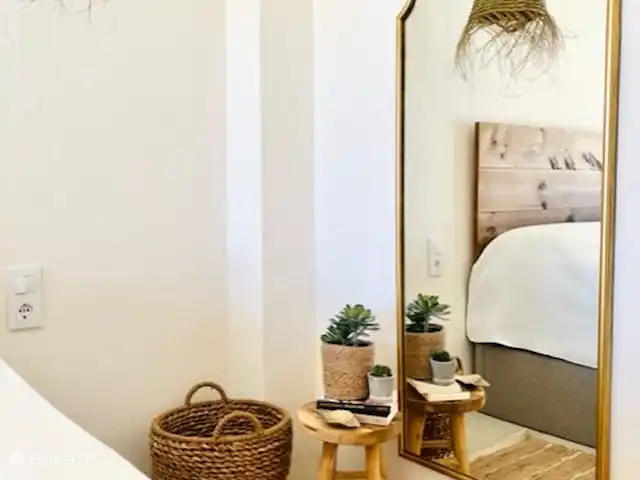 Casa Lina * Los Lagos/ Bohostyle | Espagne, Costa Blanca, Jávea - maison mitoyenne Les deux chambres ont la climatisation (peut être actionnée séparément pour chaque chambre), de grands lits (2m10 de long !, des rideaux occultants et plus qu'assez d'espace de rangement
