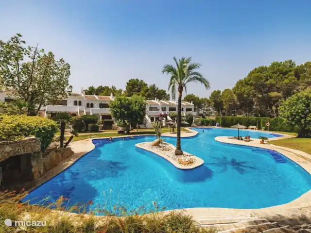 Casa Lina * Los Lagos/ Bohostyle | Espagne, Costa Blanca, Jávea - maison mitoyenne En raison du grand nombre de résidents permanents, la piscine est souvent très calme, même en été :-) La baignade est possible du matin au soir.