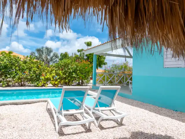Kas Akwamarin *Beveiligd Resort* huren in Curaçao, Banda Abou (west), Fontein - vakantiehuis Chilling by the pool!