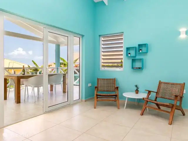 Kas Akwamarin *Beveiligd Resort* huren in Curaçao, Banda Abou (west), Fontein - vakantiehuis Zit in de woonkamer / met doorloop naar een heerlijk buiten.