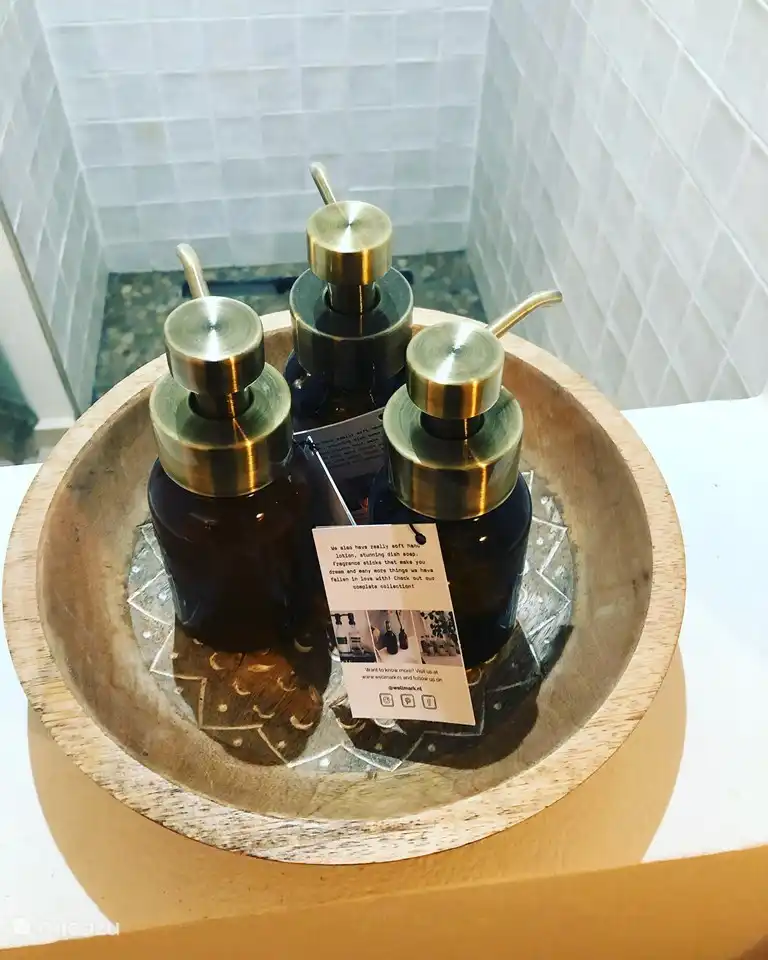 Shampoo, Duschgel und Spülung ohne Parabene