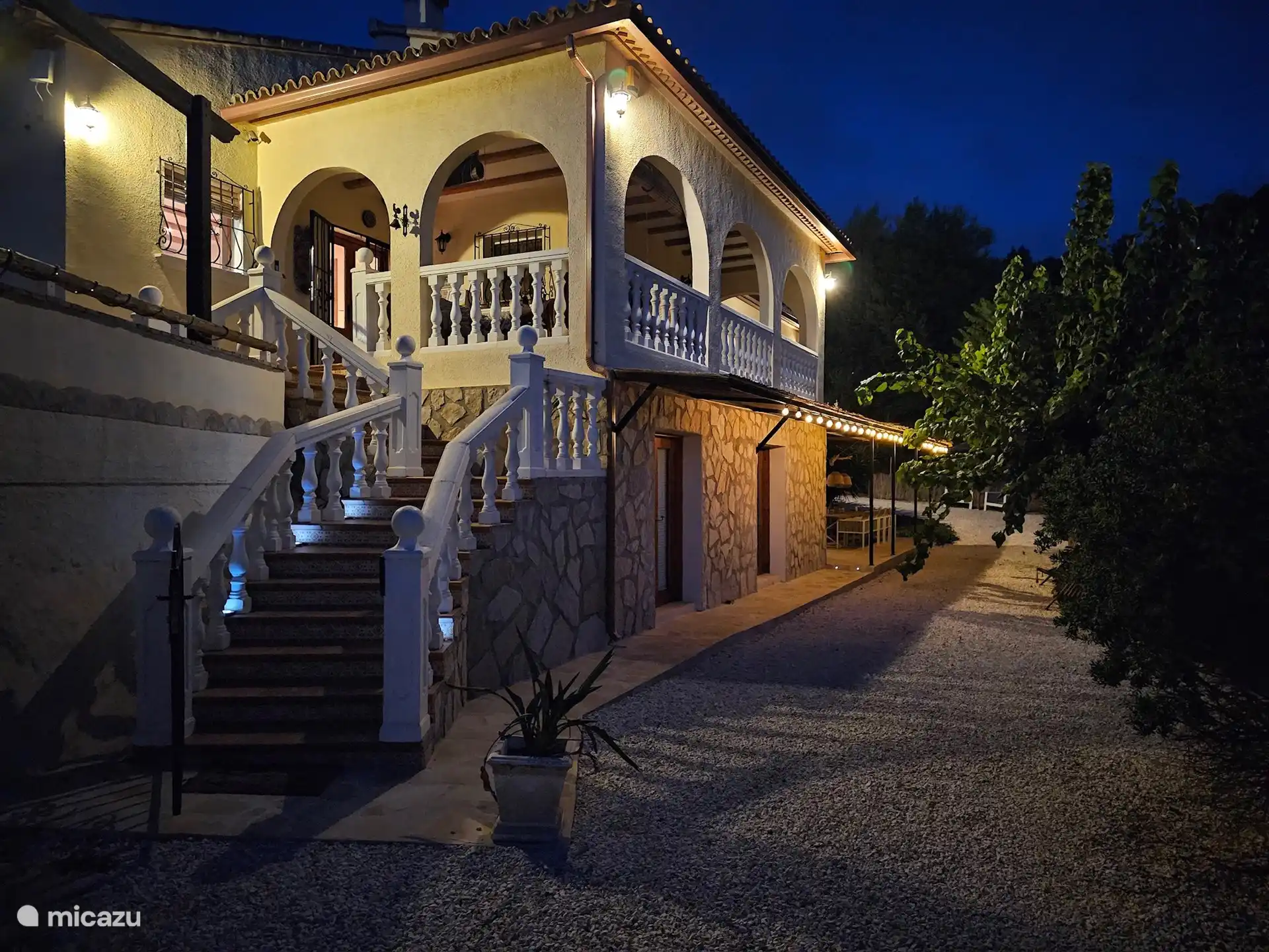 Märchenhafter Auftritt im schönen Tal