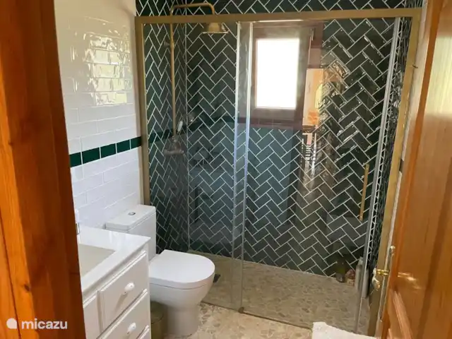 Fietsen, Spanje, Costa Blanca, Benissa, villa Casa Lucia  Badkamer boven