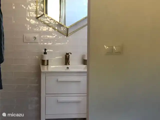Fietsen, Spanje, Costa Blanca, Benissa, villa Casa Lucia  Badkamer ensuite