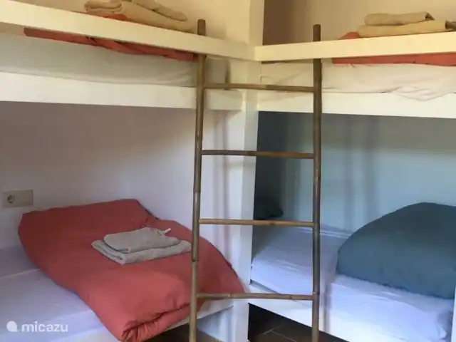 Fietsen, Spanje, Costa Blanca, Benissa, villa Casa Lucia  Slaapkamer boven met 2 stapelbedden