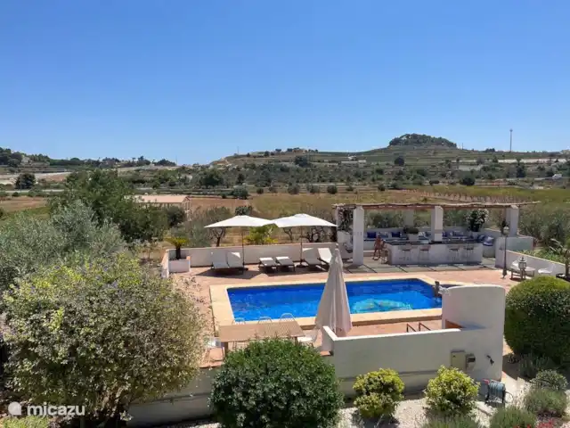 Fietsen, Spanje, Costa Blanca, Benissa, villa Casa Lucia  Uitzicht vanuit de buitenkeuken