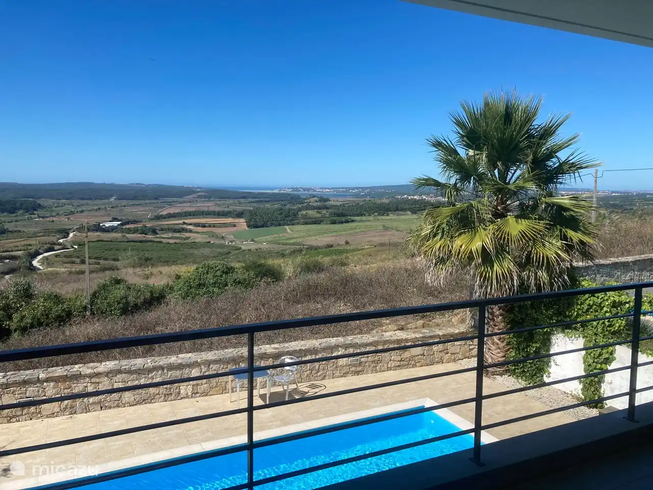 Uitzicht vanaf het balkon.