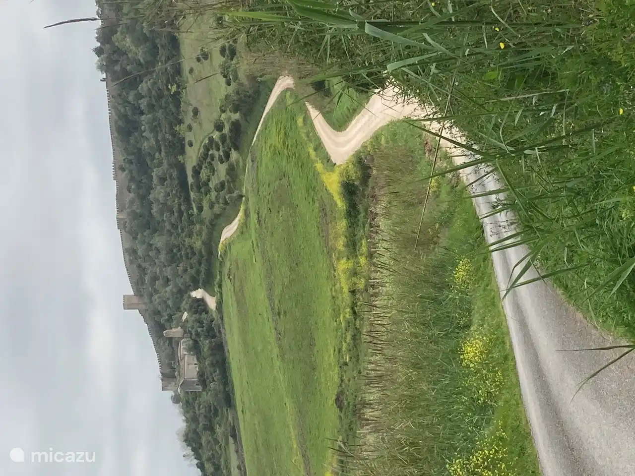 Vanuit ons huis kun je een mooie wandeling maken naar Obidos. Bij warm weer water meenemen voor onderweg. De wandeling is ongeveer 5 kilometer. Je kunt terug met een taxi of er een extra lange wandeling van maken.