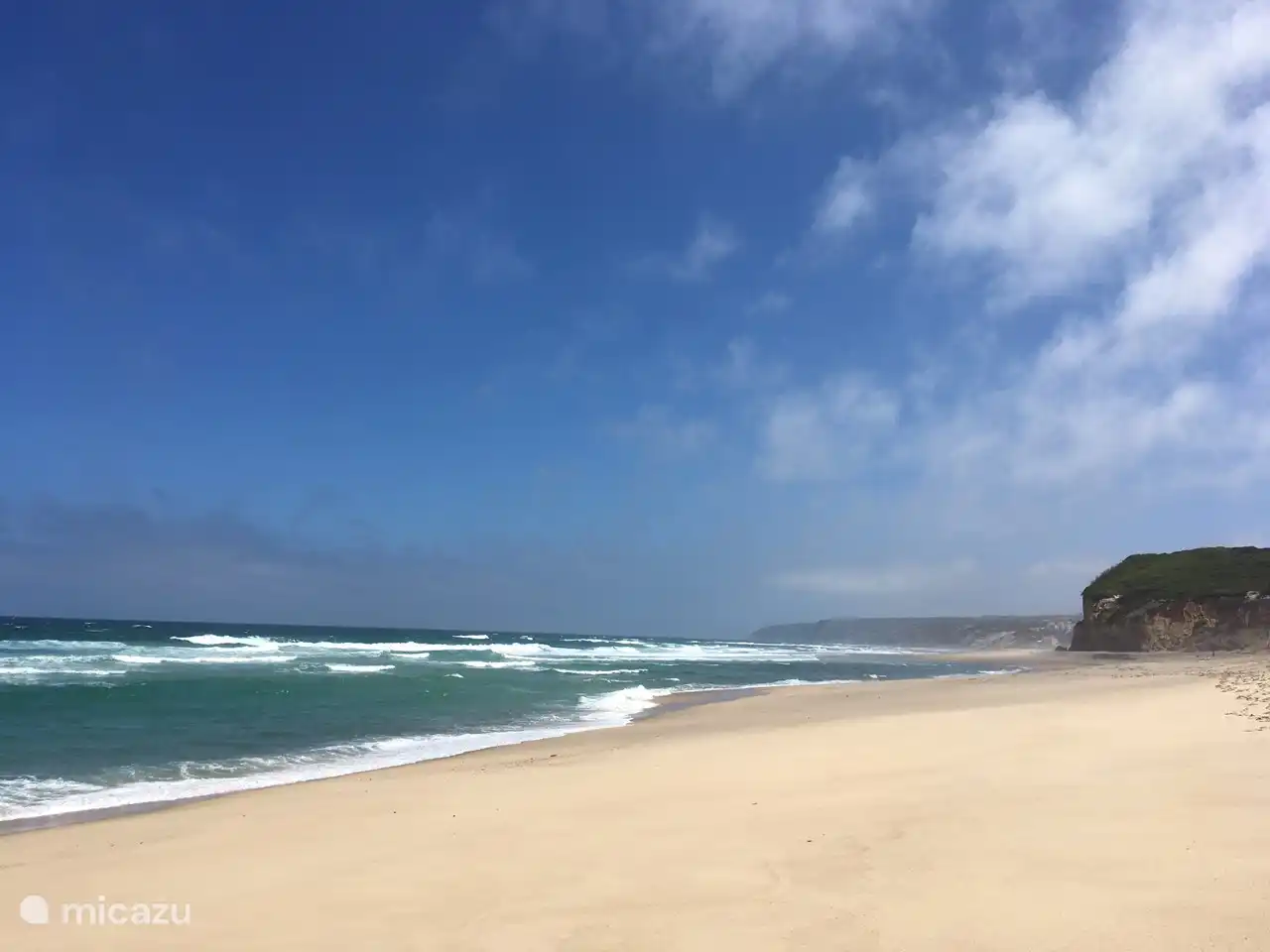 Het strand nabij Aldeia dos Pescadores aan de overzijde van Foz do Arelho.