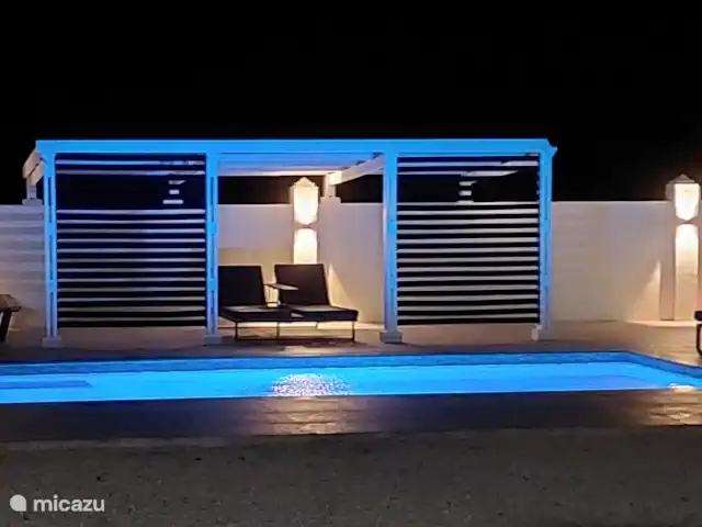 DEUX villas avec vue sur l'océan piscine privée | Curaçao, Banda Abou (ouest), Tera Korá - villa Rien du tout pendant un moment ! Téléphone en mode silencieux et profitez de moments en famille et/ou entre amis sous le soleil tropical ??
Lire un livre ou bronzer au bord de la piscine ?