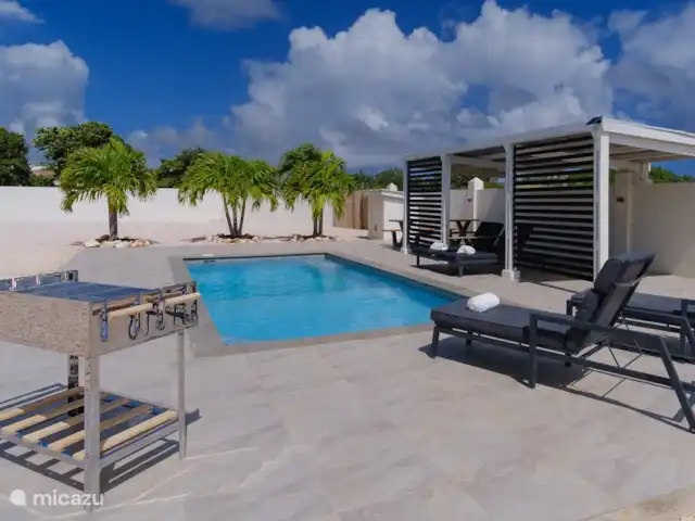 DEUX villas avec vue sur l'océan piscine privée | Curaçao, Banda Abou (ouest), Tera Korá - villa Rien du tout pendant un moment ! Téléphone en mode silencieux et profiter du temps passé en famille et/ou entre amis sous le soleil tropical ??
Lire un livre ou bronzer au bord de la piscine privée ?
