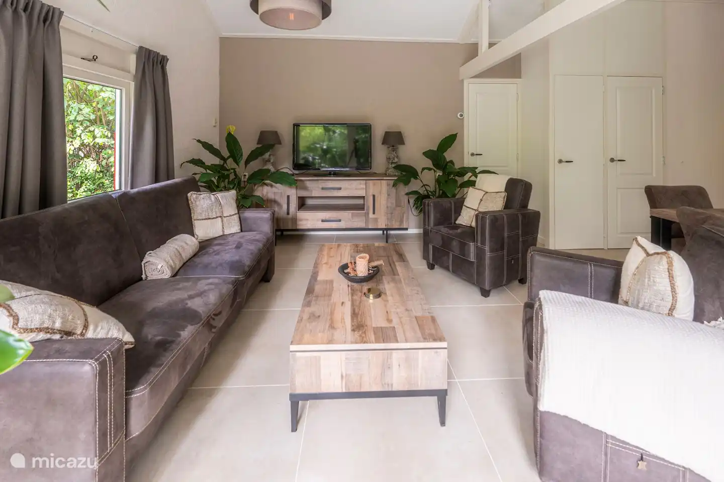 TV and internet wifi