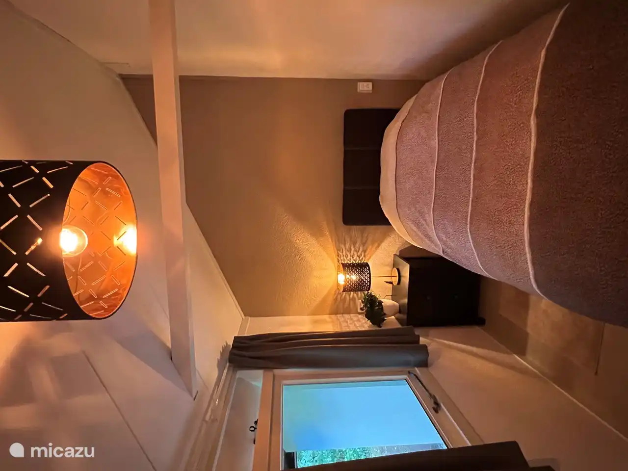 Delicious lying 1 person box spring