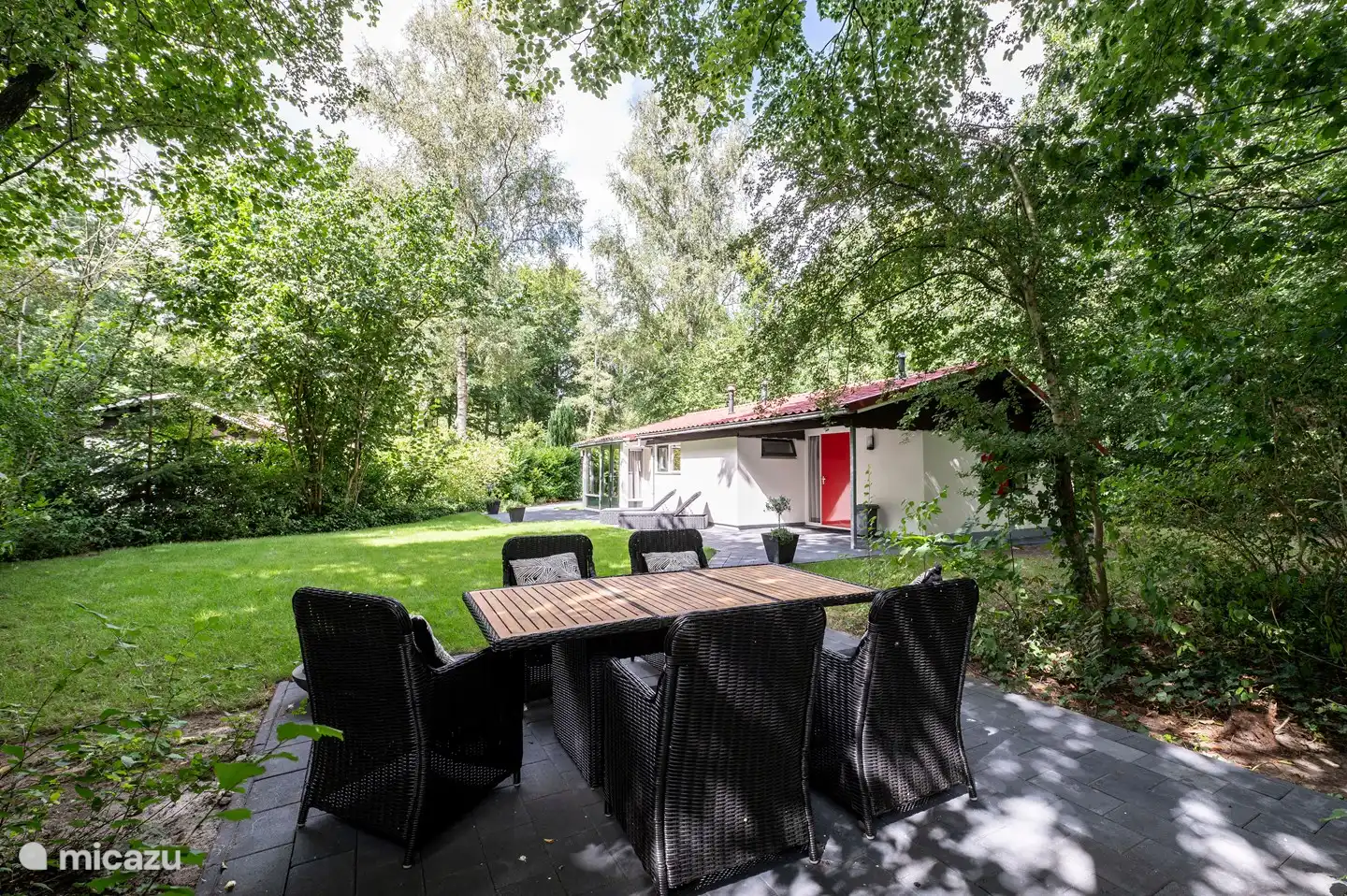 Spacious garden with terrace with a beautiful view. Bungalow 47 has 2 terraces.