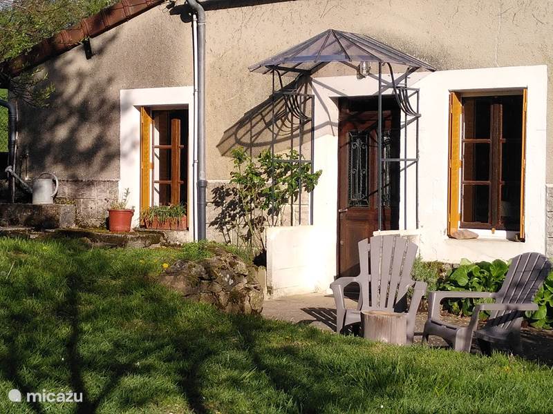 Holiday home in France, Nièvre, Montigny-en-Morvan  Gîte / Cottage Maisonette Saperlipopette