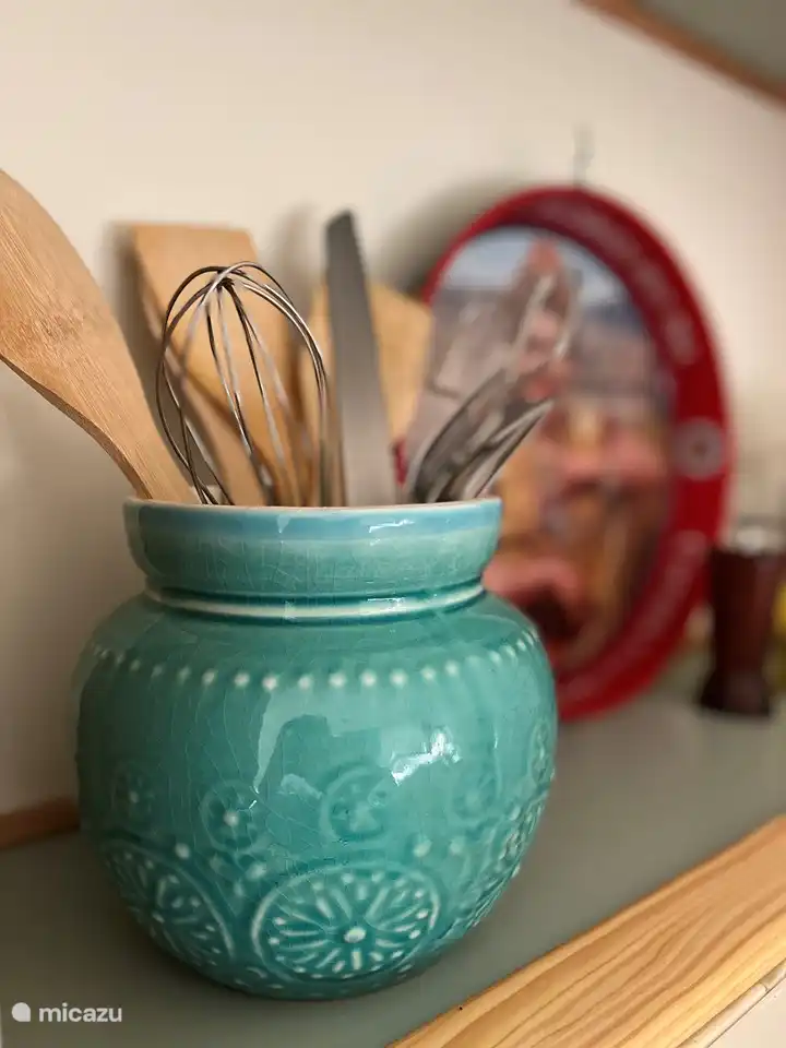 Photo de détail des ustensiles de cuisine