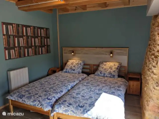La Bergerie | France, Lot, Thédirac - maison de vacances La chambre au rez-de-chaussée avec deux lits simples (90x200)