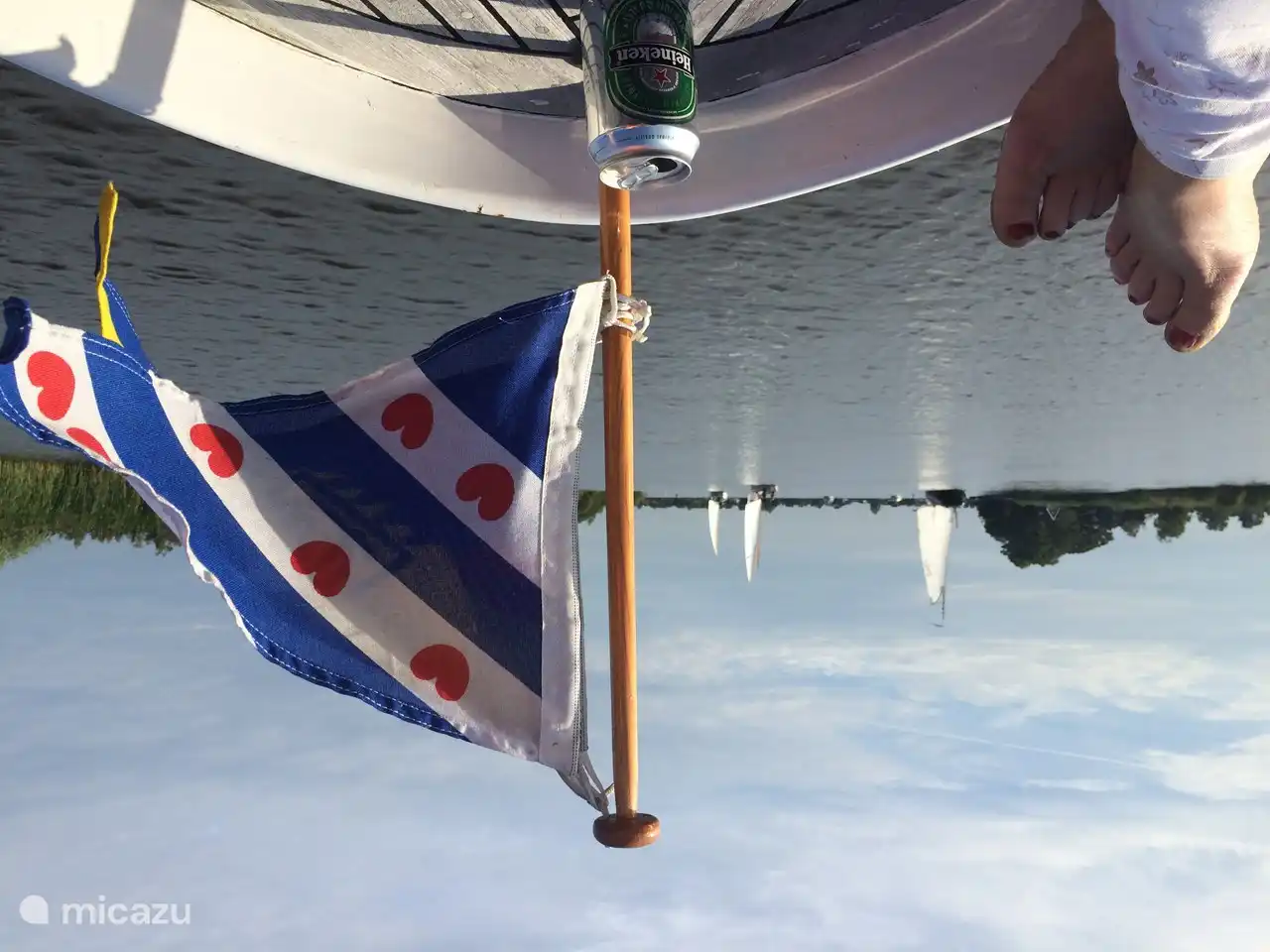 Met de sloep over de Friese meren. Wenst u zelf te varen of liever laten varen, wij hebben het