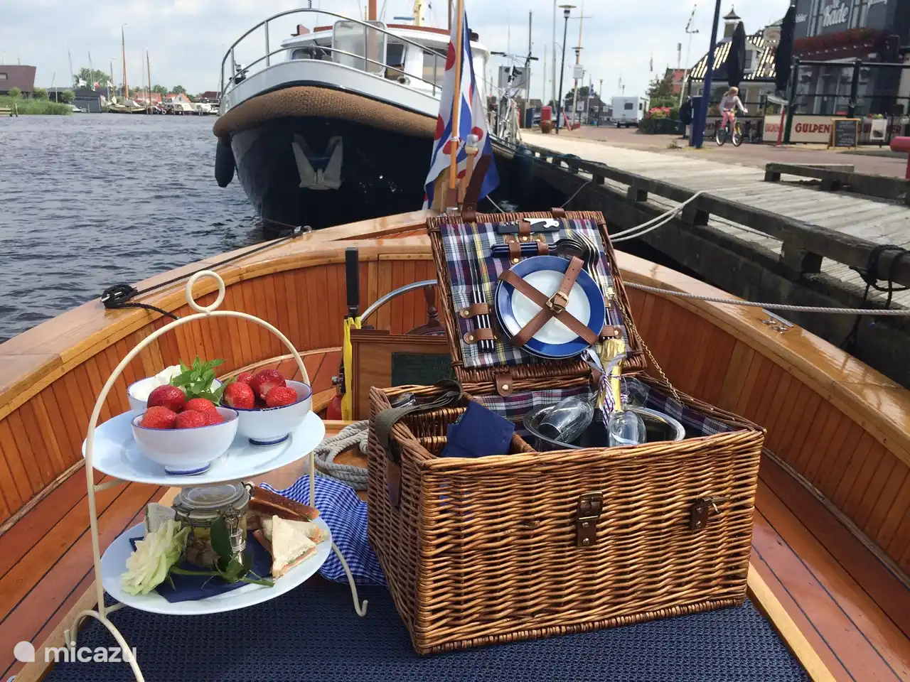 Geniet van De Picknickmand De Thuiskamer voor een optimale vaartocht 
