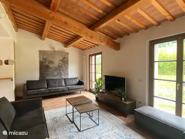Location de Vacances Italie, Marche, Serrungarina, maison de vacances - Maison de Picchio Le salon