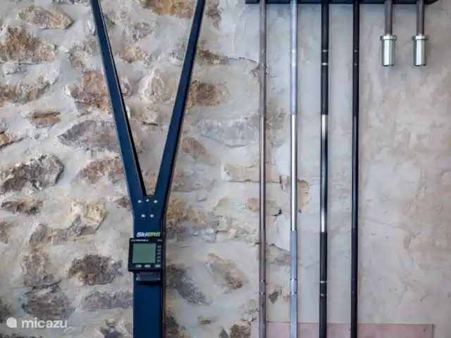 Mas Saint-Michel d'Euzet - Magnolia en Francia, Gard, Saint-Michel-d'Euzet - casa rural / cabaña Caja CrossFit