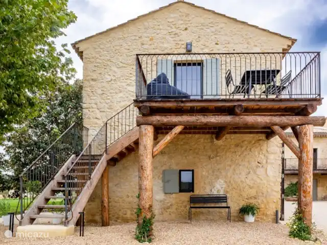 Mas Saint-Michel d'Euzet - Magnolia en Francia, Gard, Saint-Michel-d'Euzet - casa rural / cabaña Casa rural con balcón privado y terraza privada