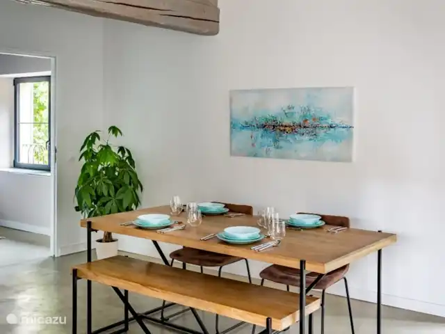 Mas Saint-Michel d'Euzet - Magnolia en Francia, Gard, Saint-Michel-d'Euzet - casa rural / cabaña mesa del comedor