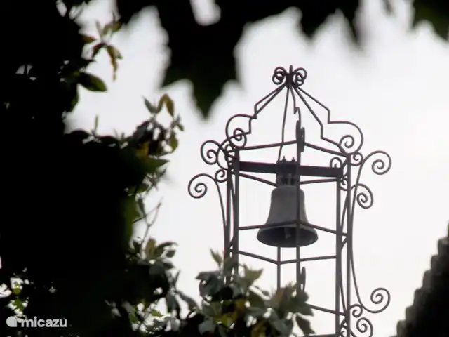 Mas Saint-Michel d'Euzet - Magnolia en Francia, Gard, Saint-Michel-d'Euzet - casa rural / cabaña 'la cloche' en el Mas