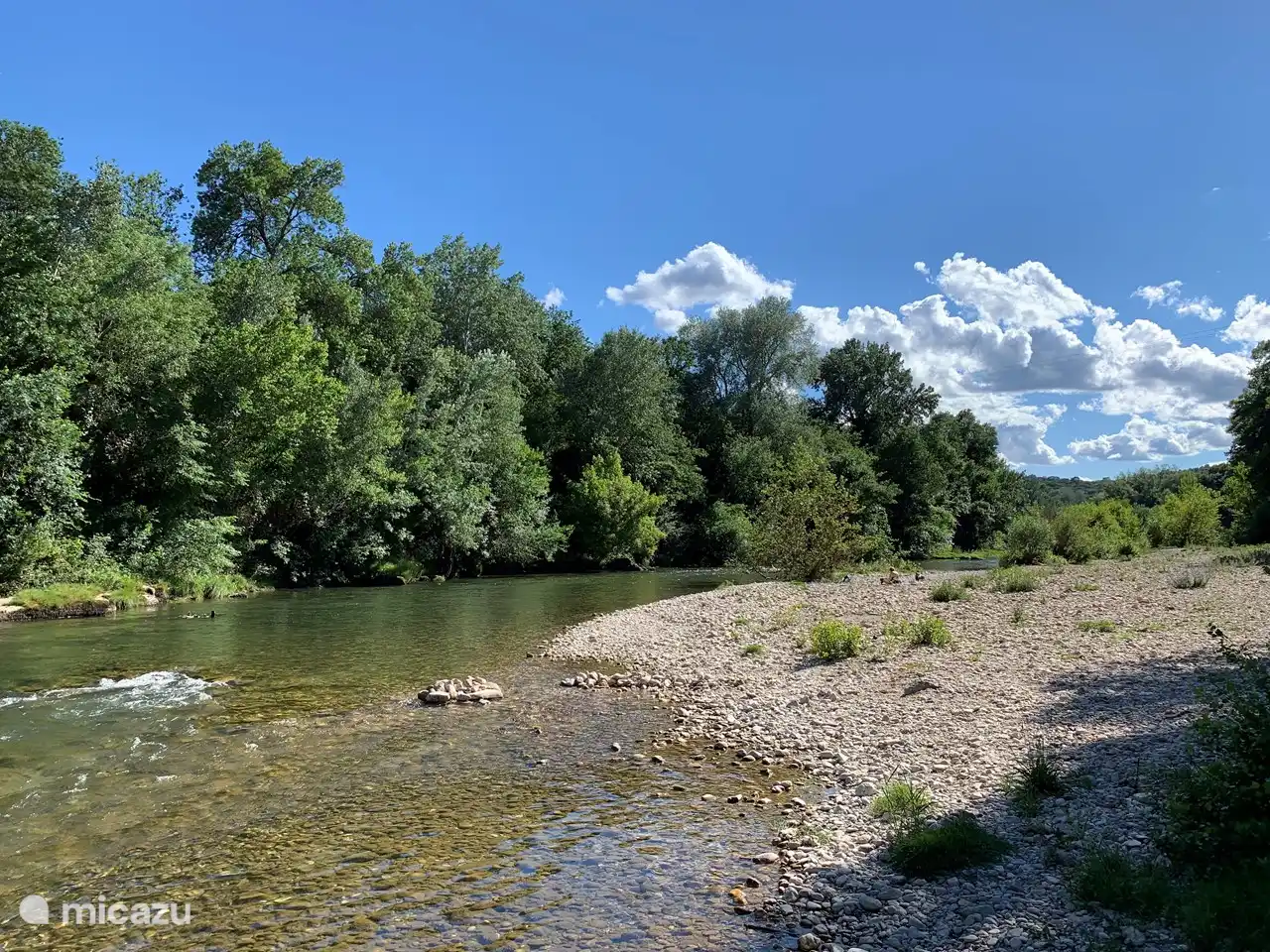 Kiesstrand der Cèze (400m entfernt)